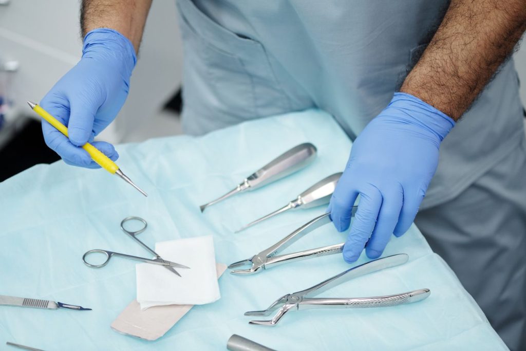 Cerrahi dental aletler